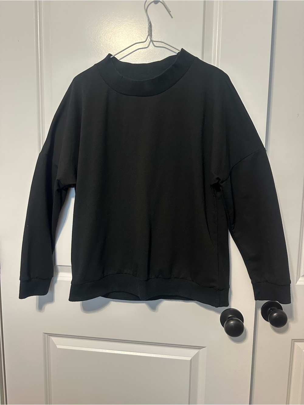 Classic Black Crewneck Sweatshirt women’s small